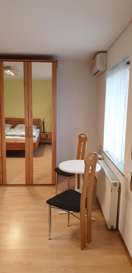 Gaestezimmer Junglas Bornheim  Buitenkant foto