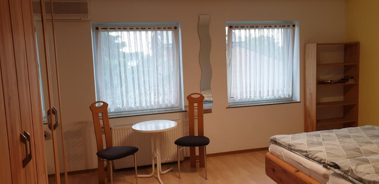 Gaestezimmer Junglas Bornheim  Buitenkant foto